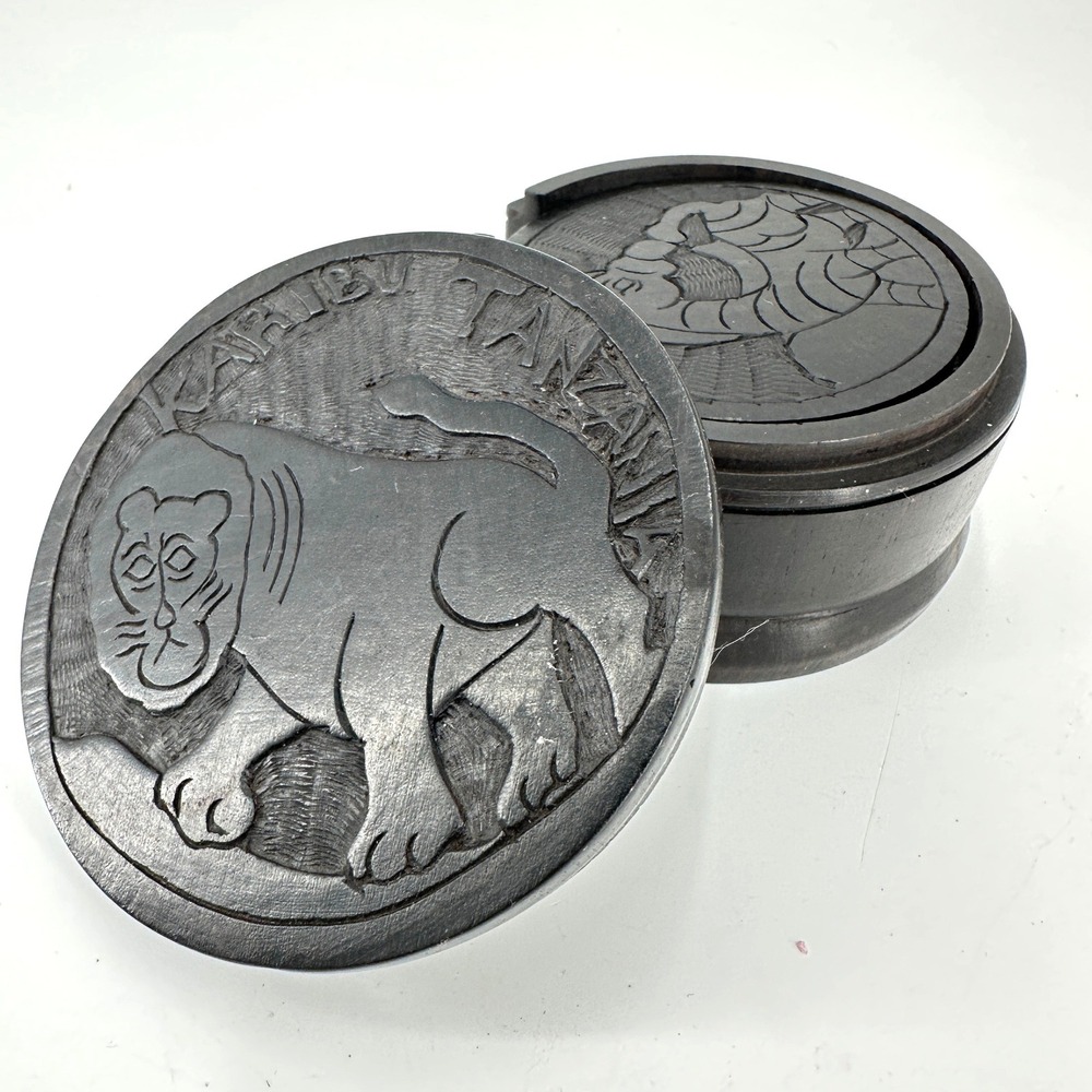 VINTAGE Hand Carved Ebony Wood Coaster Set of 7 African Safari Animals‎ Holder